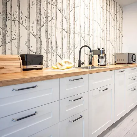 Z Kominkiem.. And Spa, Myweek アパート ポラニツァ・ズドゥルイ